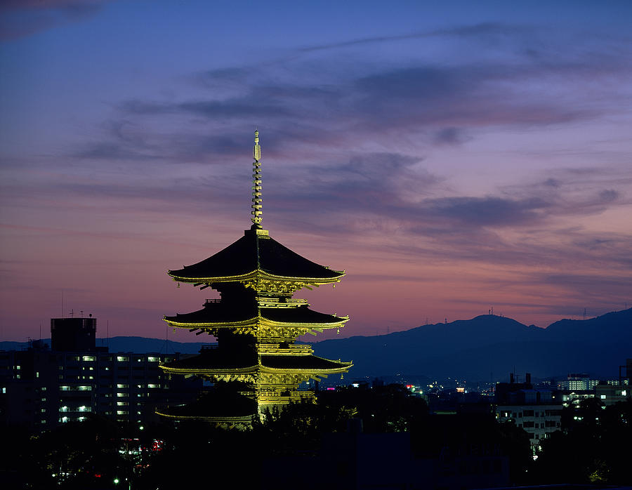 Toji Temple, Kyoto, Japan Photograph by Hiroshi Higuchi