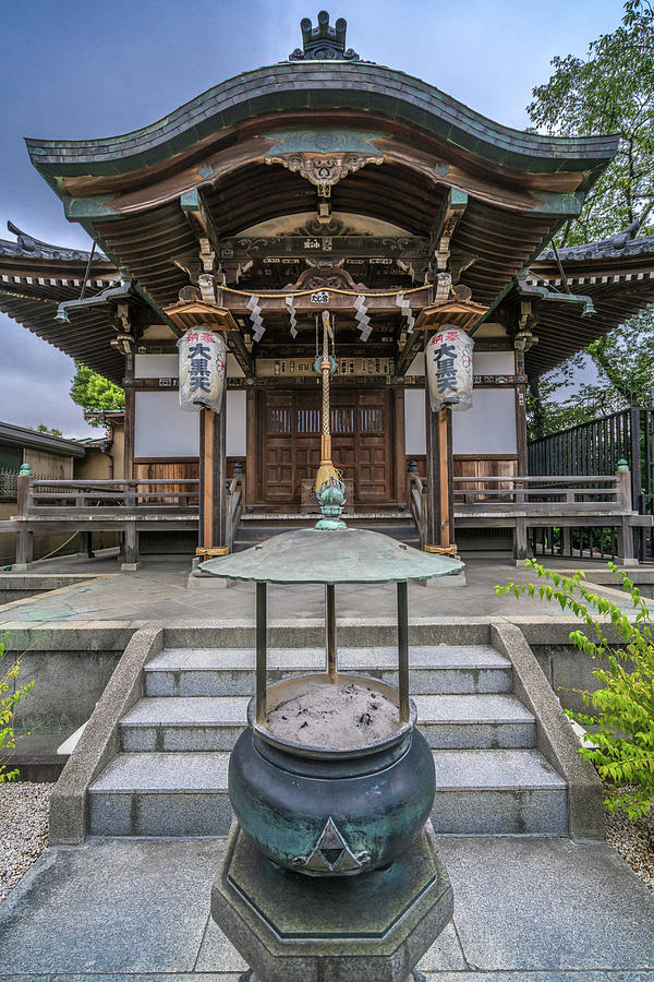 Tokyo, Kaneiji Temple, Daikokutendo Hall. Photograph by Manuel