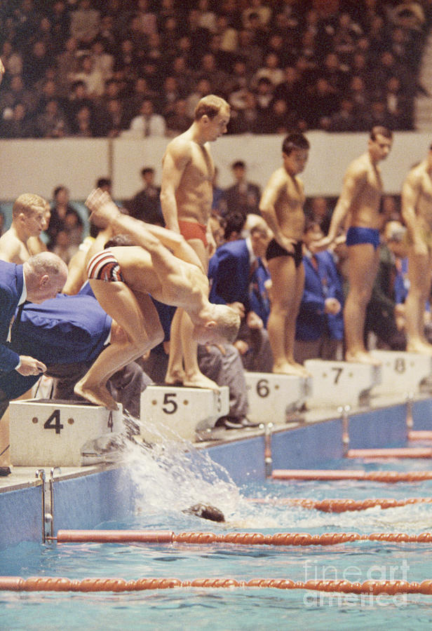 Tokyo Olympics Mens Swimming Event Photograph by Bettmann