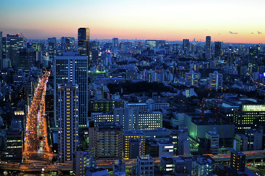 Tokyo-tower-2 by Mhbs