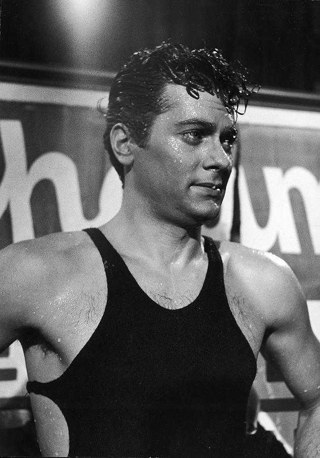 Black And White Photograph - Tony Curtis by Loomis Dean