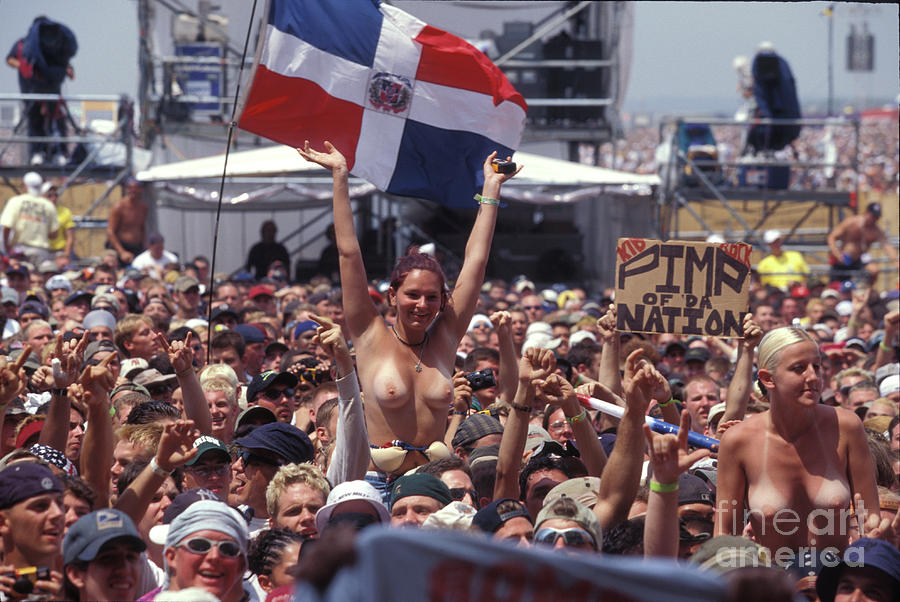 Topless Fans at Woodstock 99 by Concert Photos.