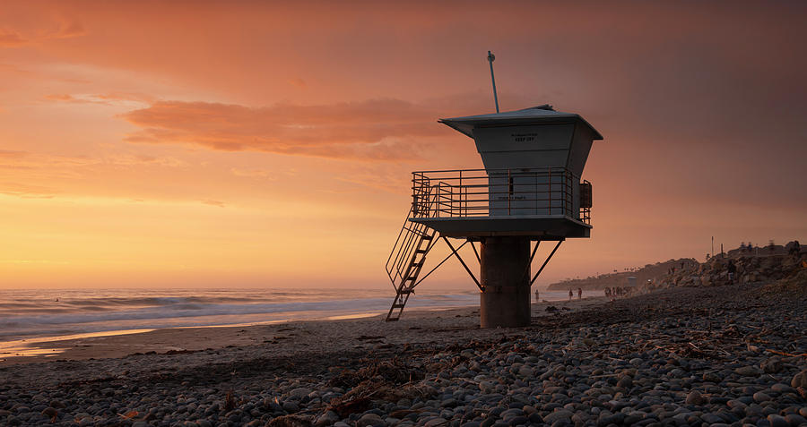 Torrey Pines Beach Lifeguard Tower Photograph By William Dunigan