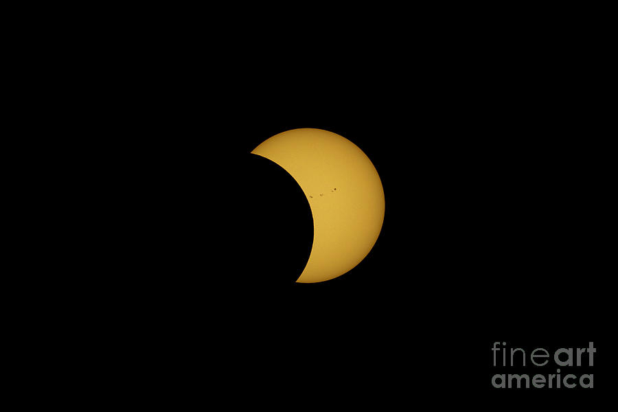 Total Solar Eclipse And Sunspots Photograph by Miguel Claro/science Photo Library