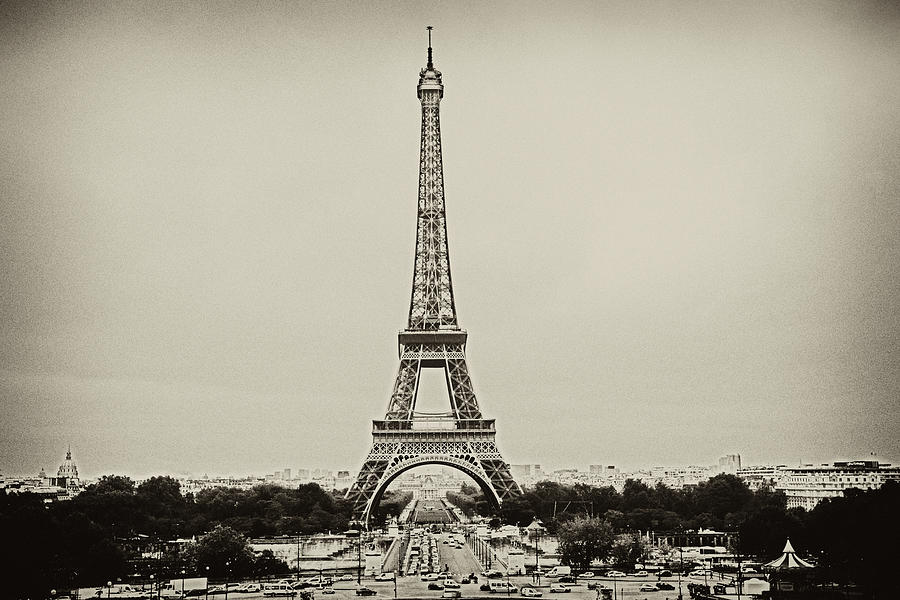 Tour Eiffel - Eiffel Tower Photograph by Ruy Barbosa Pinto