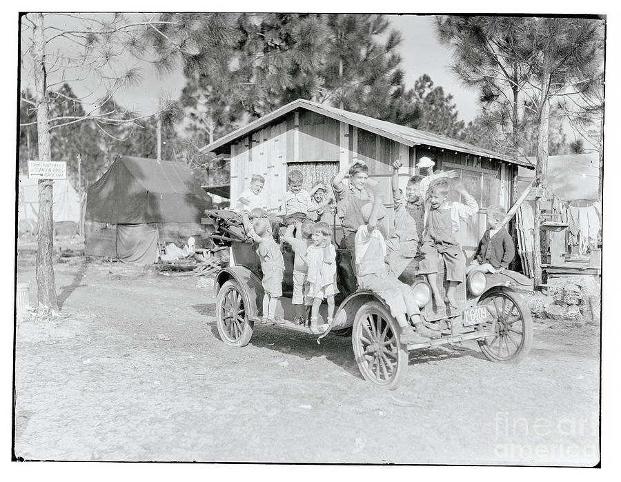 Tourists Riding In Car Photograph by Bettmann Tourists Riding In Car Photograph by Bettmann