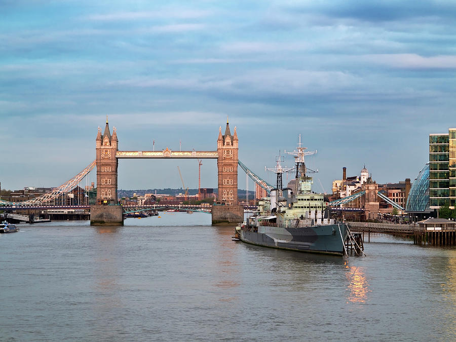 Tower Bridge Photograph by Daniel Sambraus