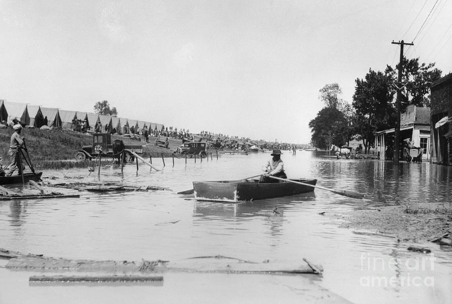 Town Flooded By Mississippi River Photograph by Bettmann