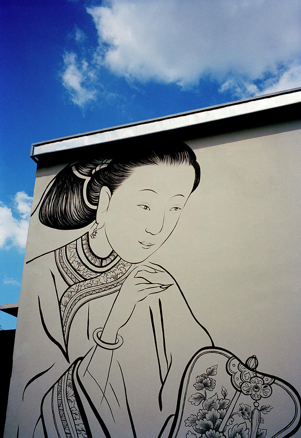 Traditional Female by Shaun Higson Traditional Female by Shaun Higson