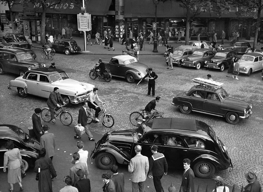 Traffic In Paris, 1954 Photograph by Keystone-france