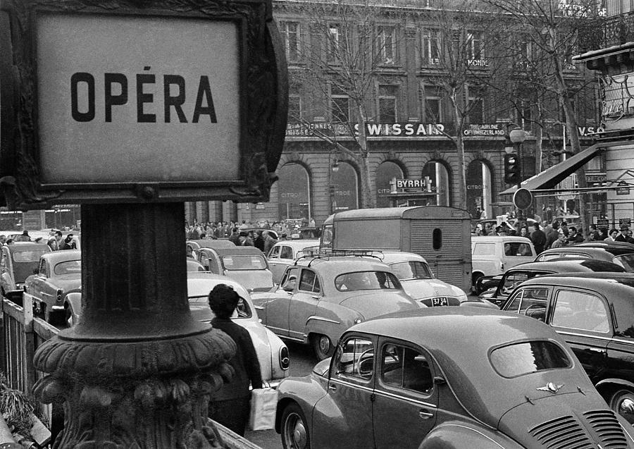 Traffic In Paris 1958 Photograph by Keystone-france