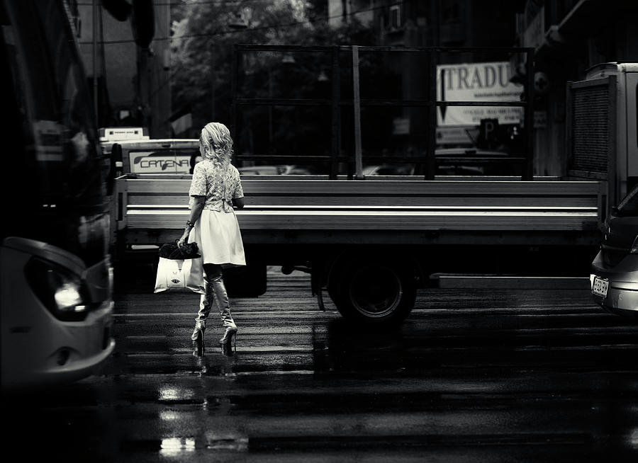 Black And White Photograph - Traffic by Julien Oncete
