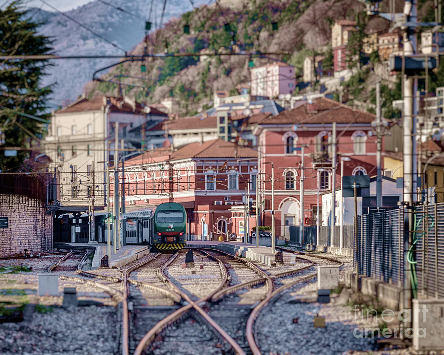 Train at the station. Bokeh effect. Photograph by Claudio Lepri