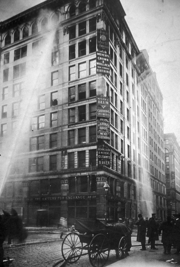 Triangle Shirtwaist Fire Photograph by Hulton Archive