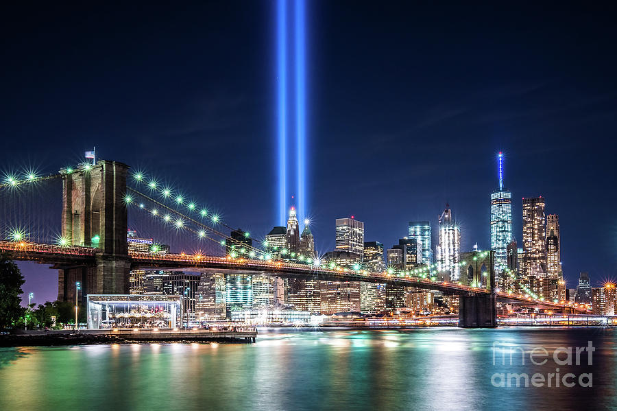 Brooklyn Bridge Photograph - Tribute In Light From Brooklyn 1 by Imma Barrera