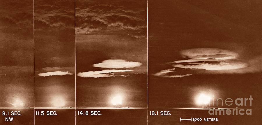 The Gadget Photograph - Trinity Test Atom Bomb Sequence After Detonation by Los Alamos National Laboratory/science Photo Library