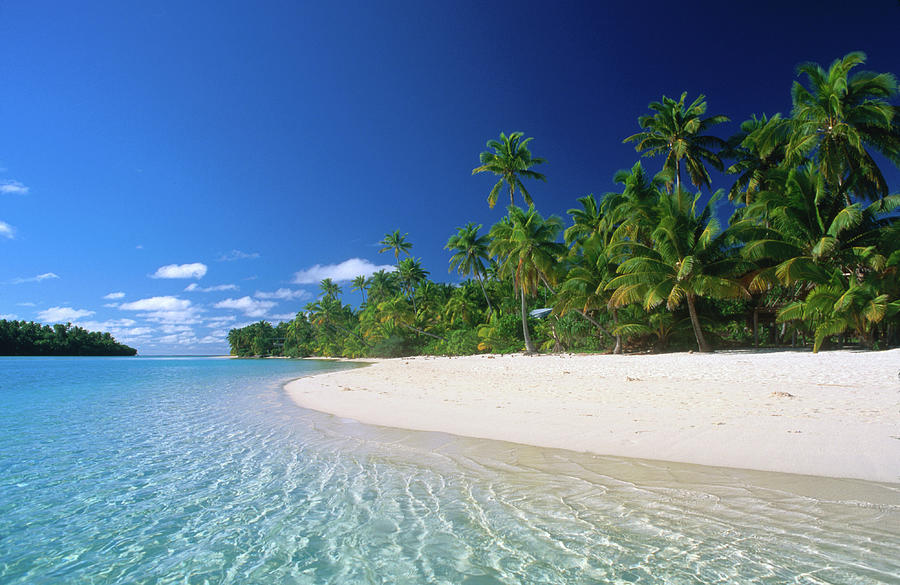 Tropical Beach, Cook Islands by Peter Hendrie