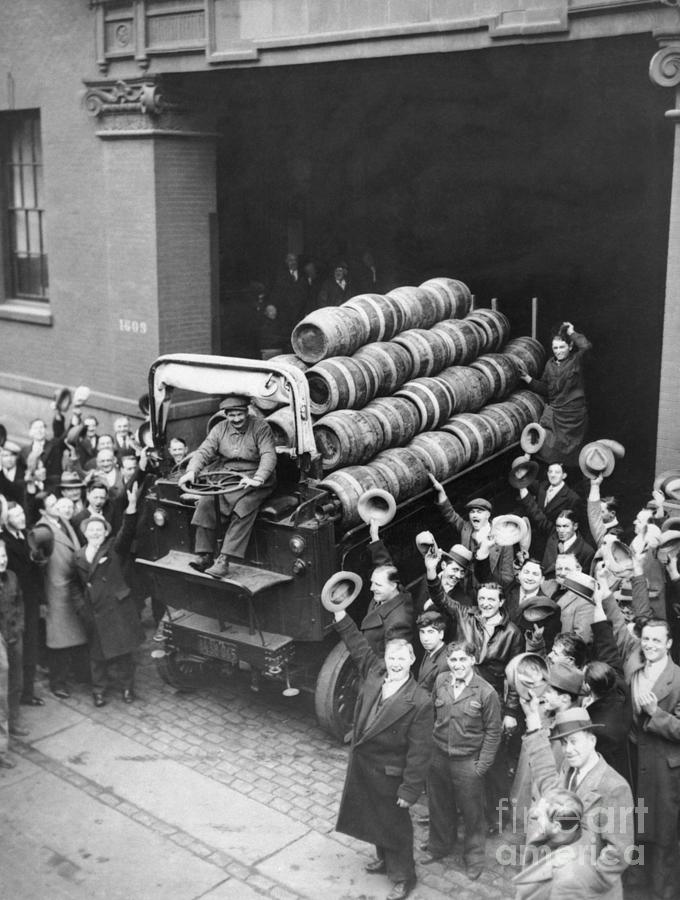 Truck Leaving Brewery At The End Photograph by Bettmann