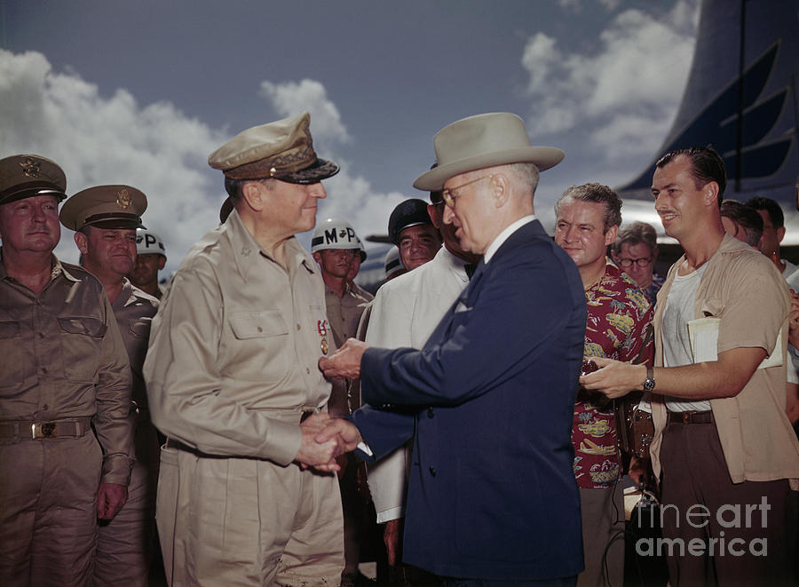Truman Decorating General Macarthur Photograph by Bettmann