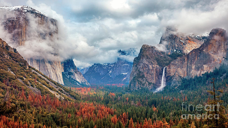 Tunnel View Of Yosemite National Park Photograph by Spondylolithesis