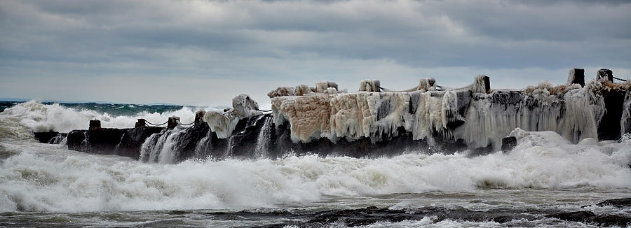 Turbulent Lake Superior Photograph by Paul Freidlund
