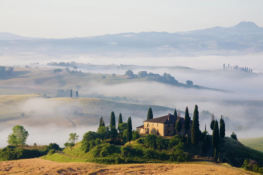 Tuscany Farmhouse Photograph by Wingmar