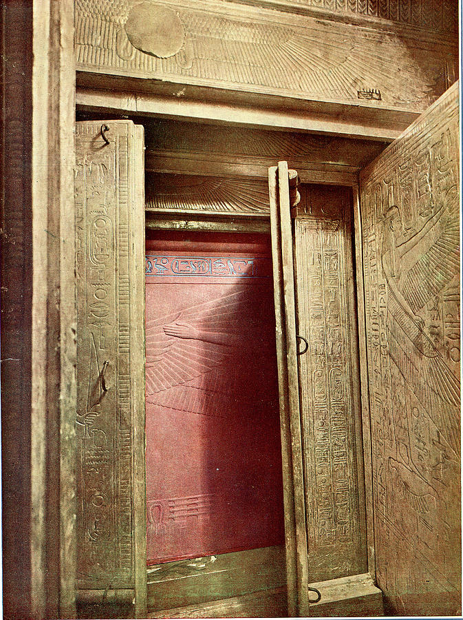Archaeology Photograph - Tutankhamun [RF: Death];Tutankhamun [RF: Misc.] by Mansell Collection