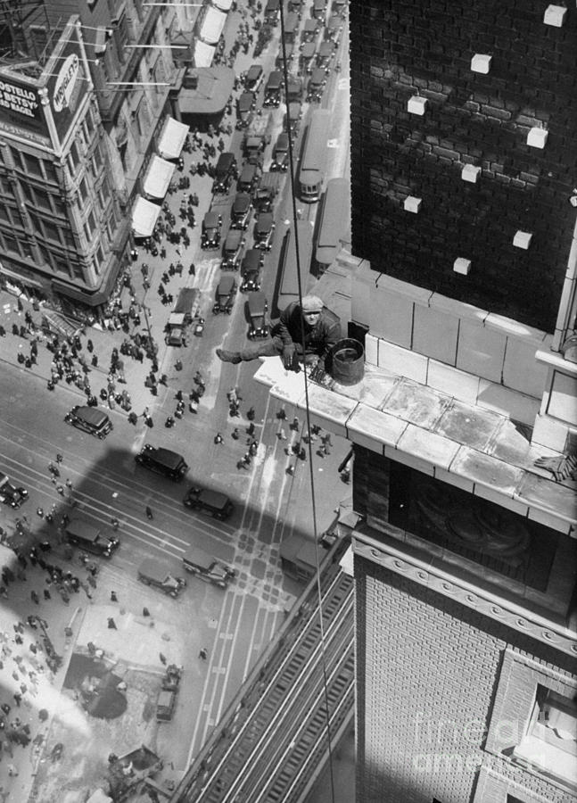 Twenty Stories Above The Bustling Photograph by New York Daily News Archive