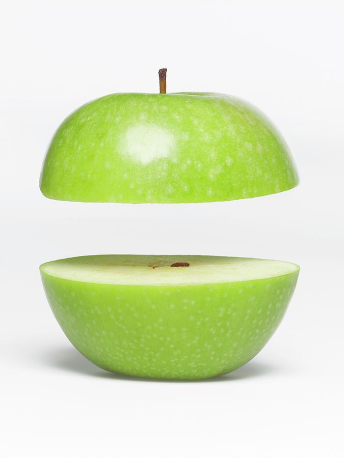 apple cut in two pics