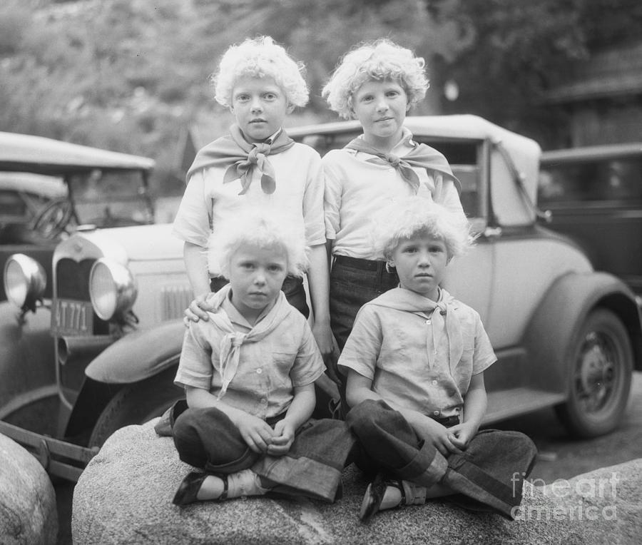 Two Sets Of Twins Photograph by Bettmann