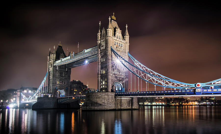 London Photograph - Two Towers by Giuseppe Torre