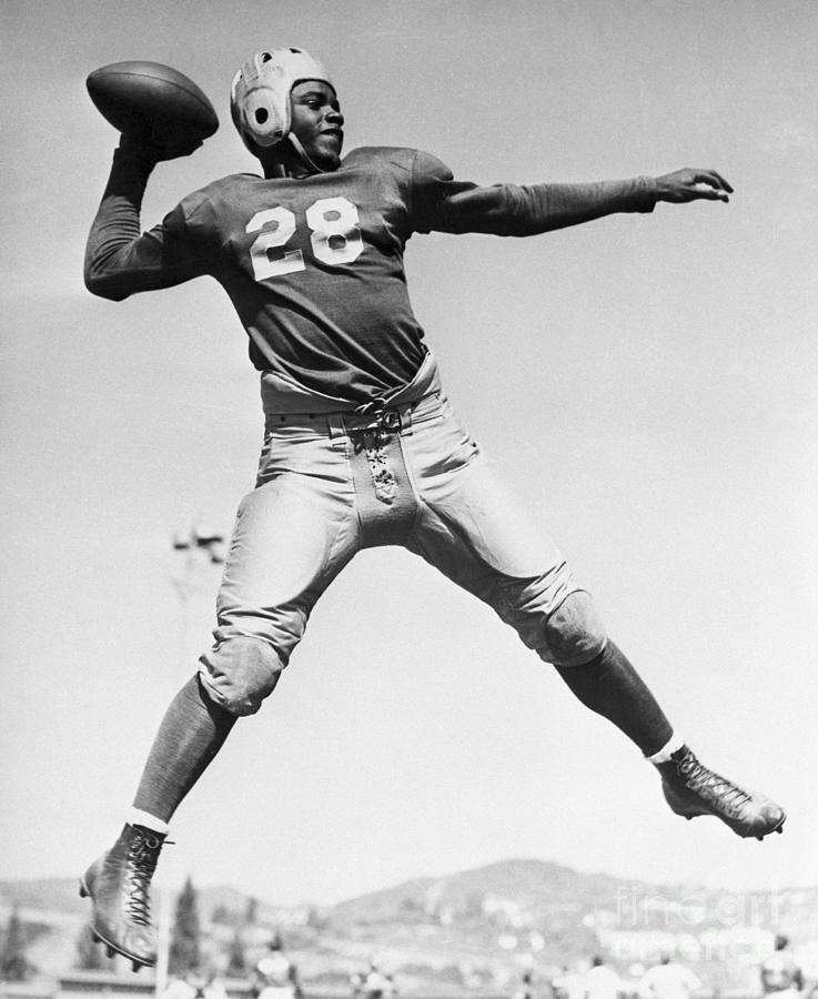 Ucla Quarterback Jackie Robinson Photograph by Bettmann