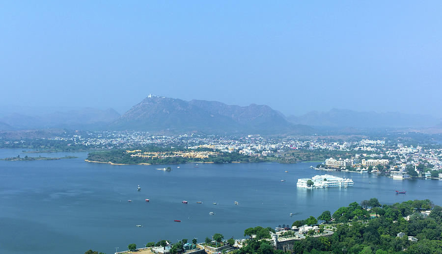 Udaipur With Lake Photograph by Dominik Eckelt