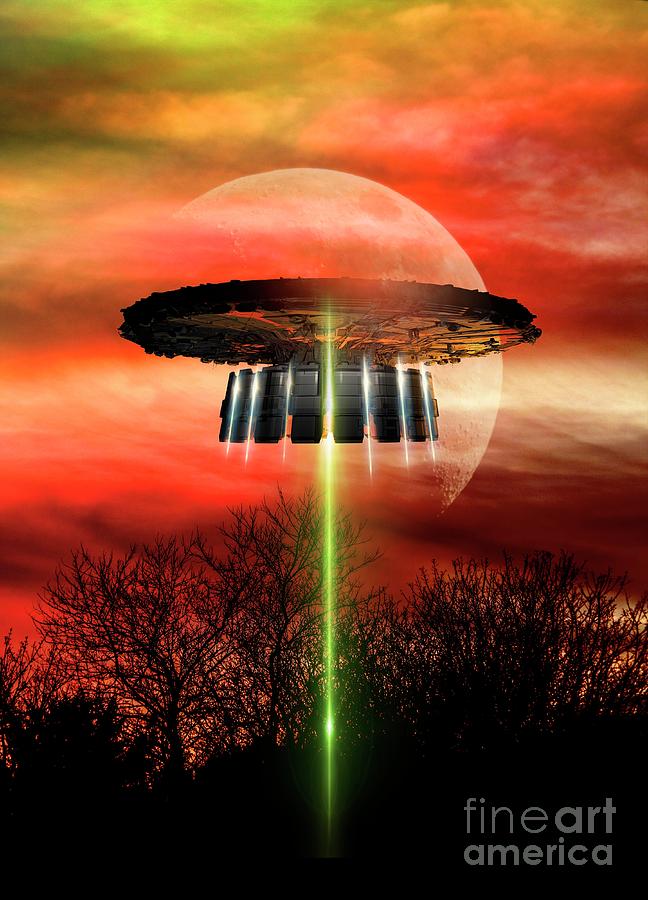 Ufo Landing Photograph by Victor Habbick Visions/science Photo Library