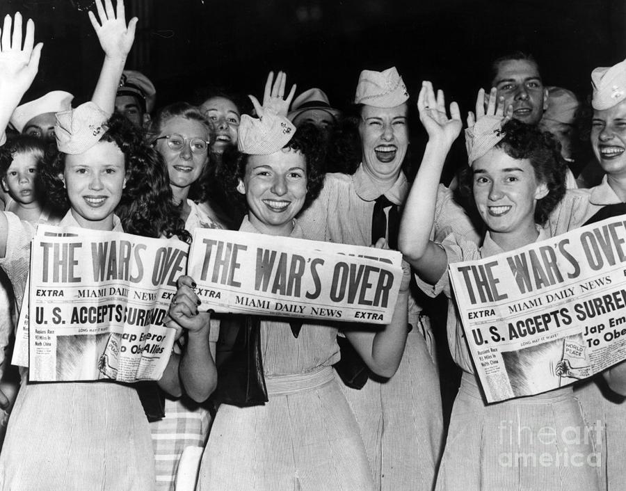 Uniformed Women Celebrate The End Of World War II, 1945 Photograph by 