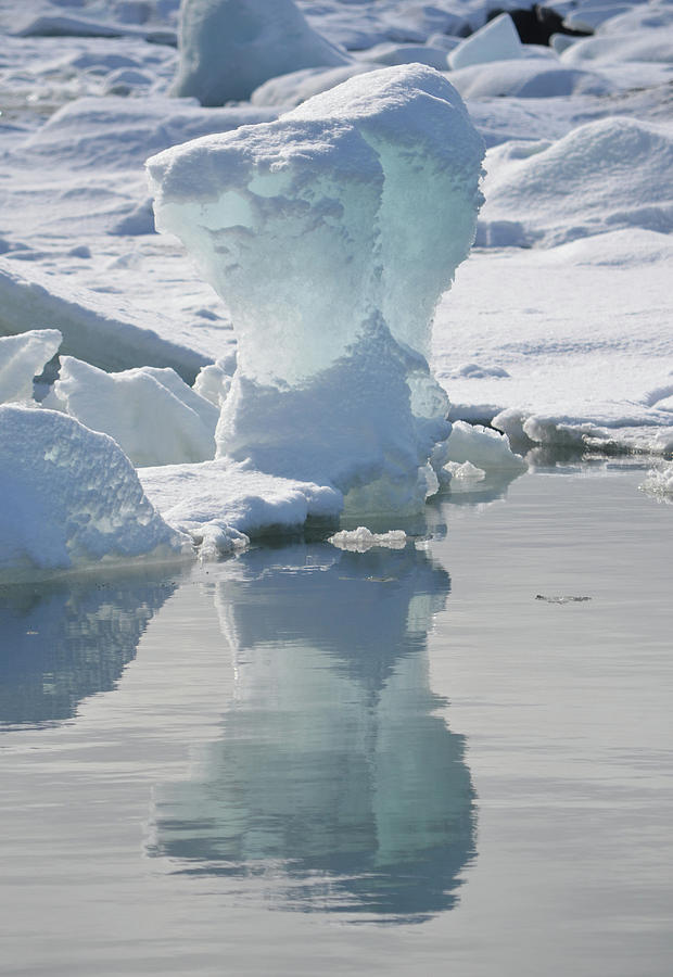 Unique Iceberg Shape Reflected in Jokulsarlon Glacier Lagoon Iceland ...