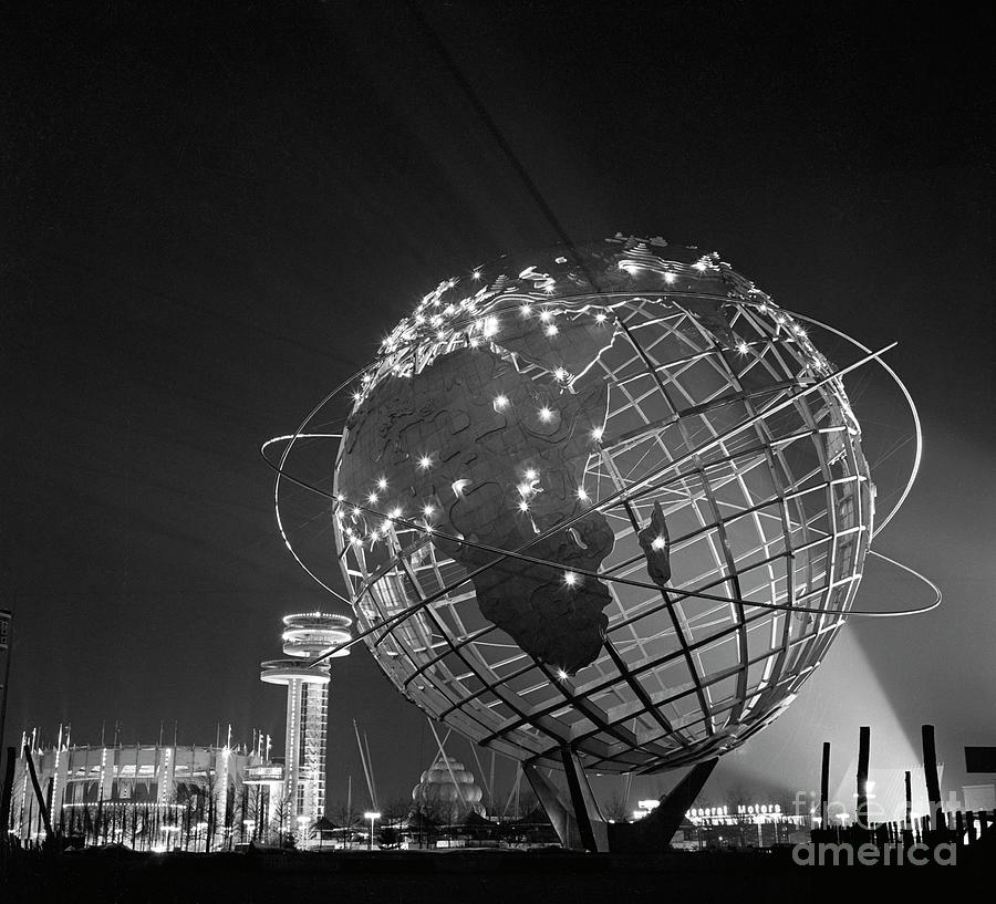 New York City Photograph - Unisphere At Night With Capital Lights by Bettmann