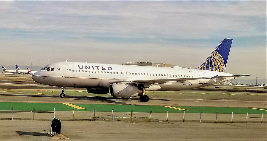 United Airline Airbus A320 at San Francisco International Airport by Jamie Baldwin United Airline Airbus A320 at San Francisco International Airport by Jamie Baldwin