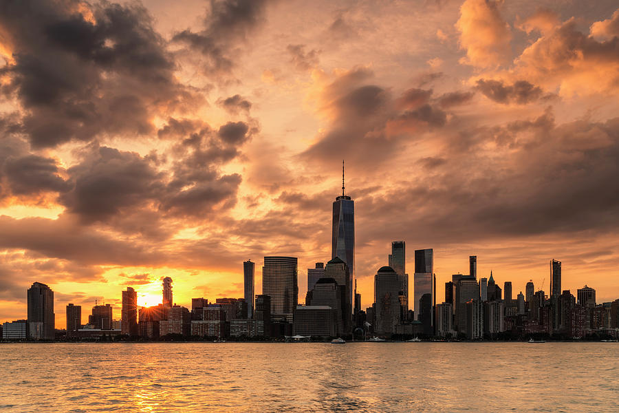 City Digital Art - United States, New York City, Manhattan Skyline With One World Trade Center At Sunrise by Markus Lange