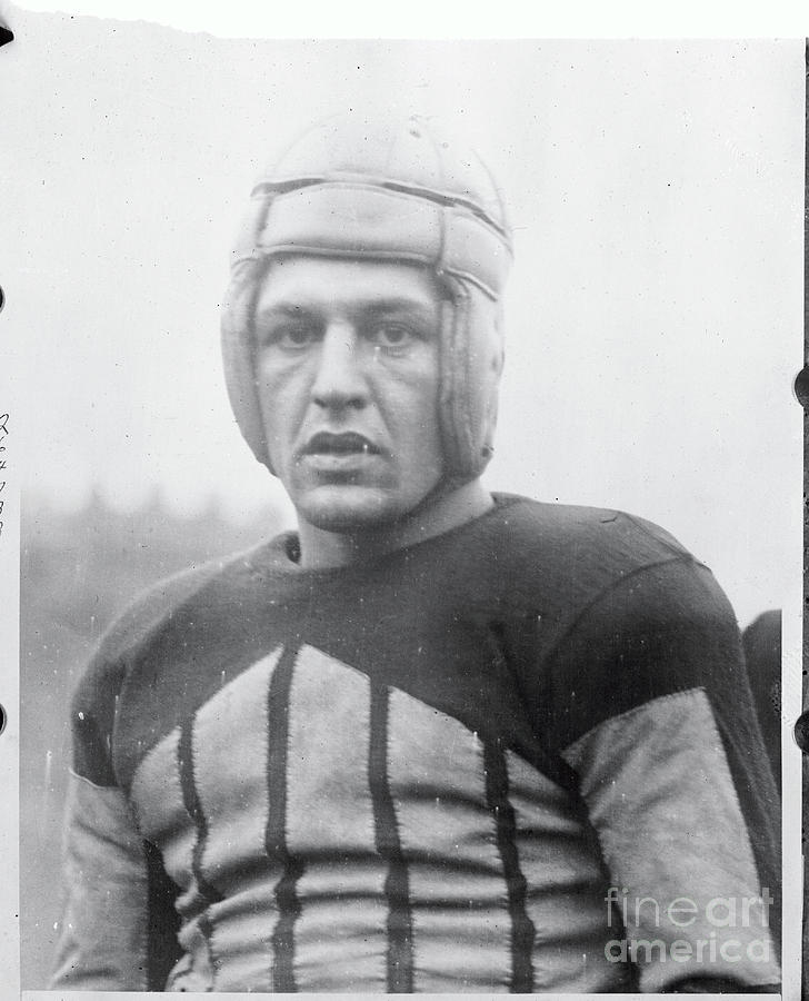 University Of Illinois Halfback Red Photograph by Bettmann University Of Illinois Halfback Red Photograph by Bettmann