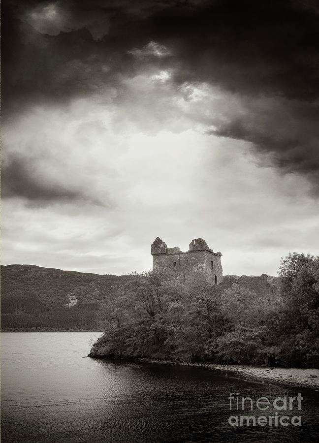 Urquhart Castle Photograph by Victor Habbick Visions/science Photo Library