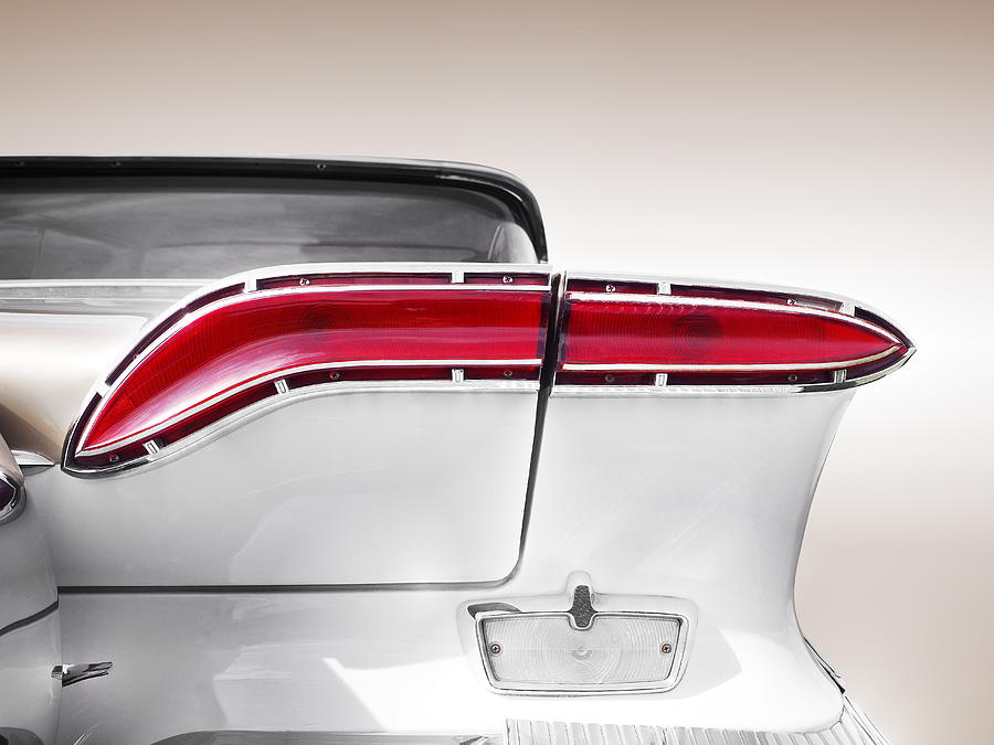 Abstract Photograph - Us Classic Car 1958 Taillight Abstract by Beate Gube