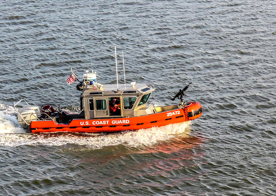 U.S. Coast Guard Defender Boat 25472 Photograph by Pheasant Run Gallery