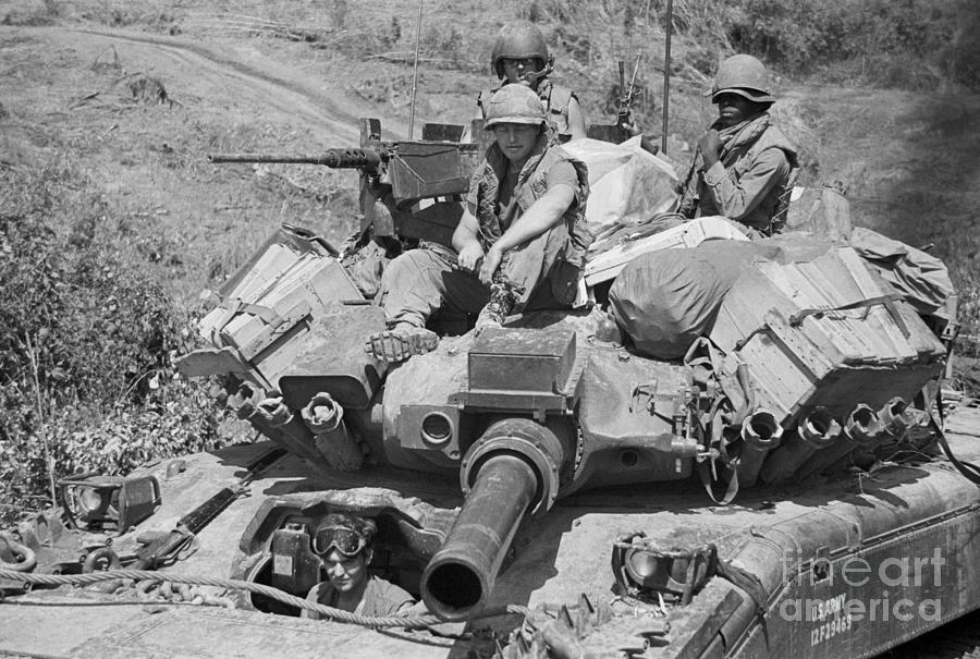 Us Tank Covering South Vietnamese Photograph by Bettmann