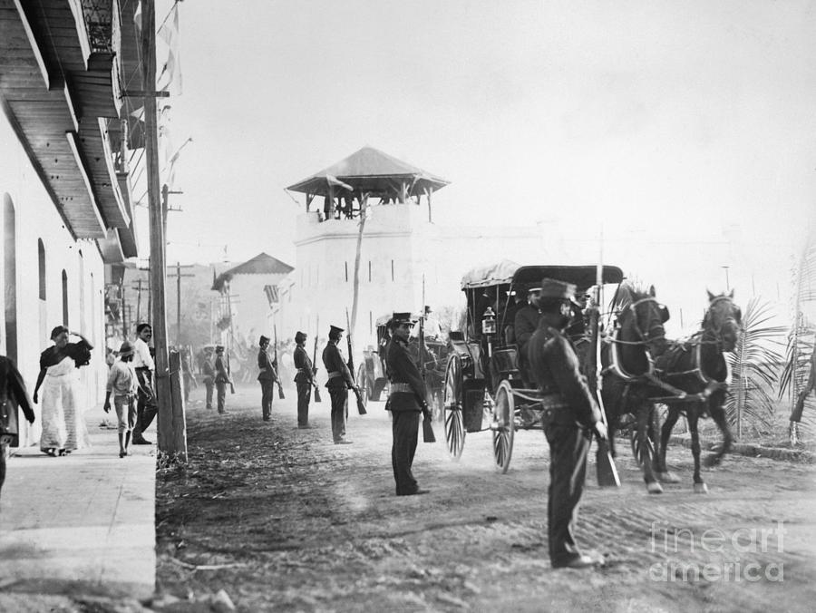 U.s. Troops Entering Managua Photograph by Bettmann