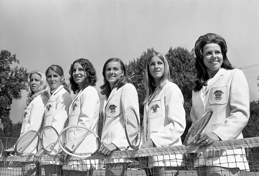 U.s. Womens Tennis Team Photograph by Bettmann Fine Art America