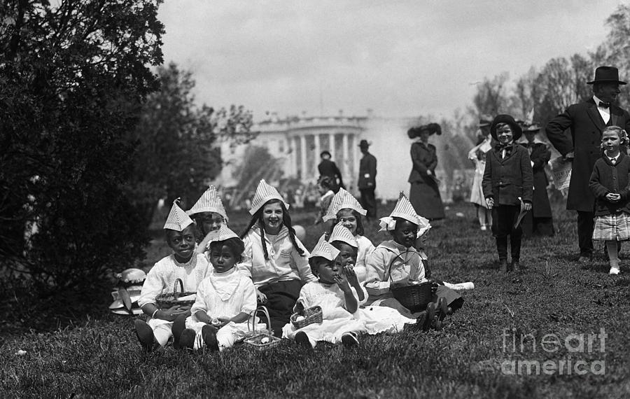Usa, Washington Dc, Group Of Children Photograph by Bettmann