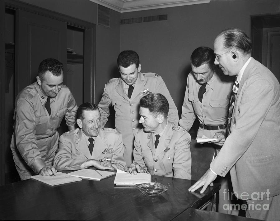 Usaf News Conf. About Ufos Wofficers Photograph by Bettmann