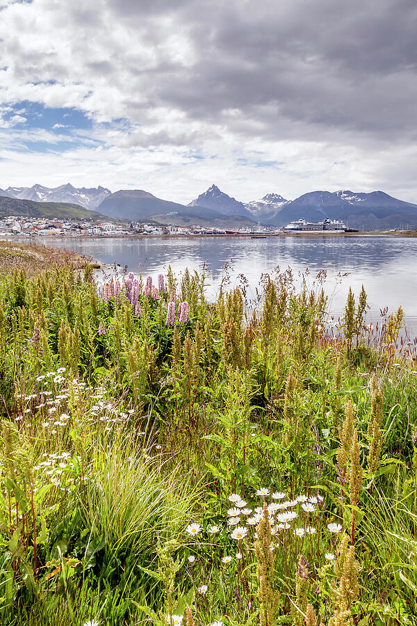 Ushuaia, Capital Of Tierra Del Fuego, Southernmost City In Photograph ...