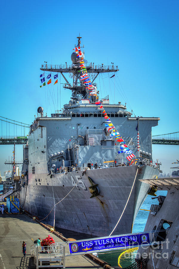 USS Comstock LSD 45 Photograph by David Zanzinger